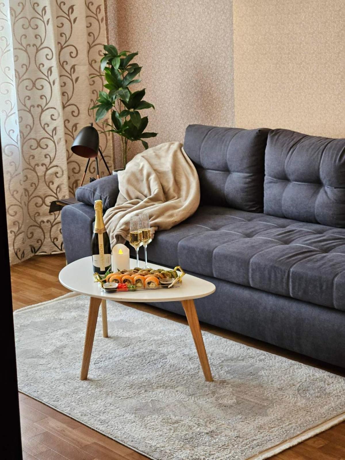 Апартаменты На Вечернем # Качалова Kryvyj Rih Esterno foto